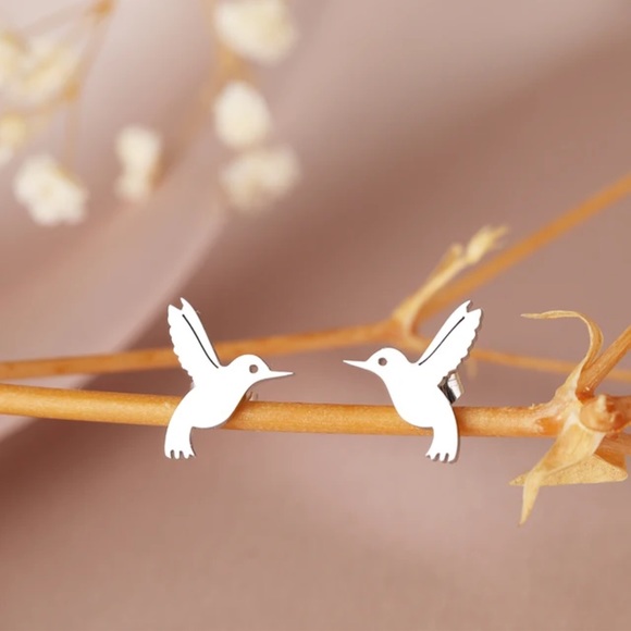 SILVER - Hummingbird ♡Stainless Steel Stud Earrings - Picture 2 of 6
